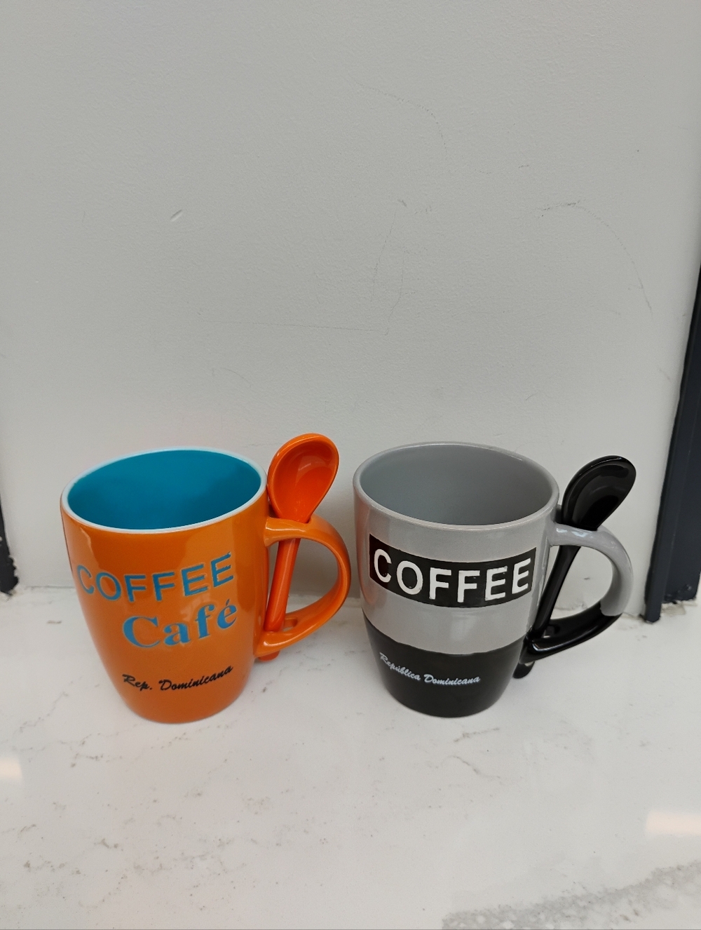🆕 Set of 2 Dominica Republic Coffee Tea Coco Mugs With Spoons